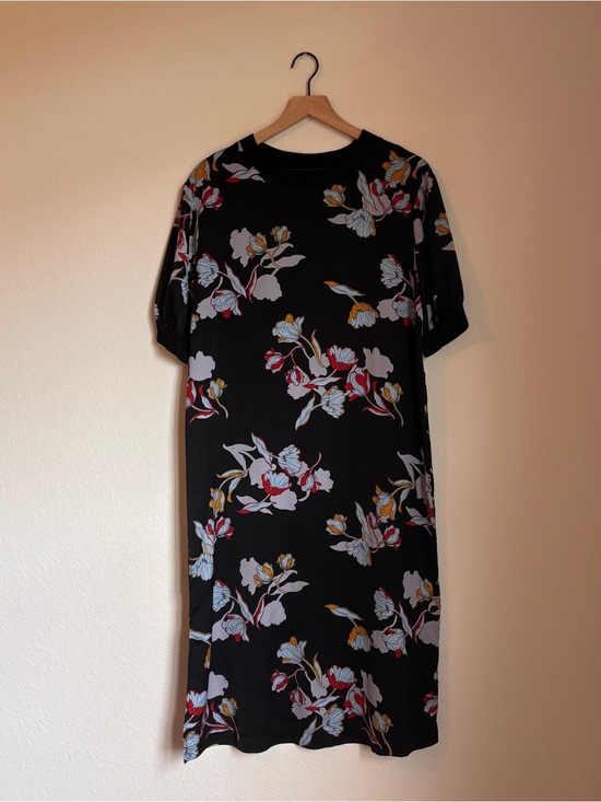 Who What Wear Dresses & Skirts - Who What Wear Floral Midi Dress Size M Cottagecore Teacher Chic Dark Floral